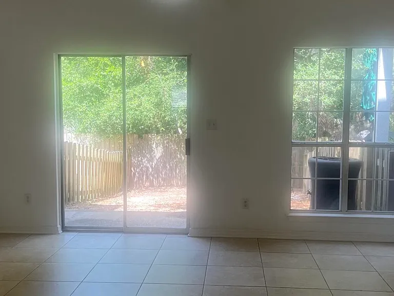 2823 Bay Club Dr — Photo 3