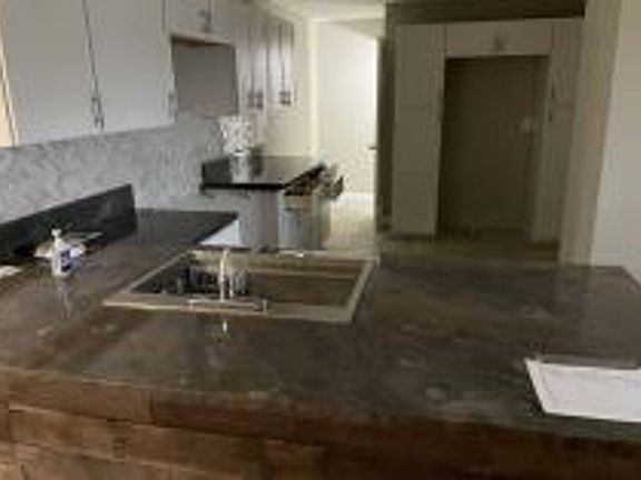 4th image of 865 Dunreath St