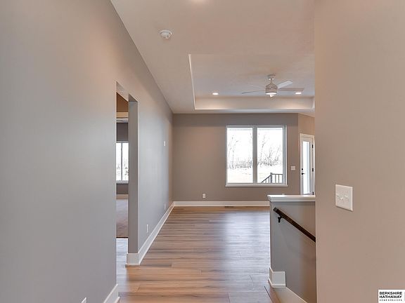5th image of 2465 N Oak St