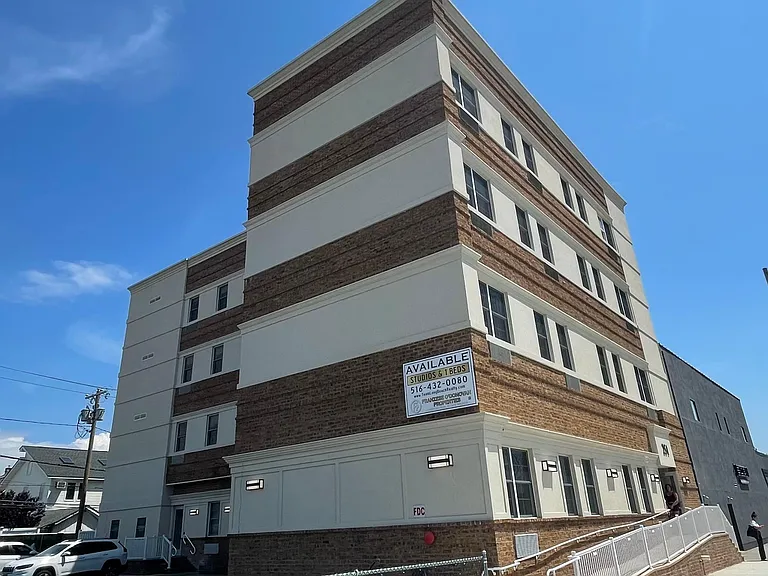 251 E Park Ave #B — Photo 9
