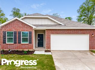 560 London Dr, Lavon, TX 75166