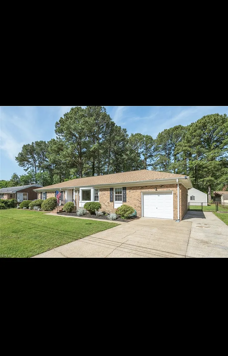 4 bed, 2.0 bath, 1521 sqft, $2,500 — Photo 3