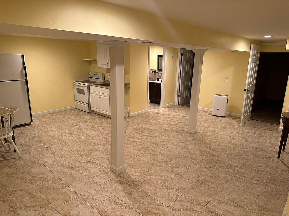 1st image of 45 W Denis Ln