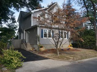 5 Grove St, Waldwick, NJ 07463