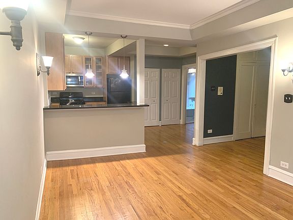 4th image of 221 N Oak Park Ave APT 1E