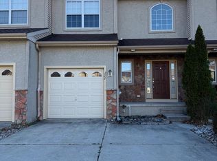 111 Glacier Dr, Berlin, NJ 08009