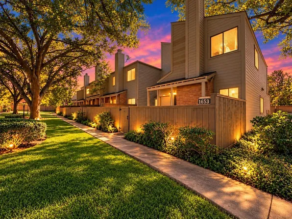 1653 Prairie Mark Ln, Houston, TX 77077