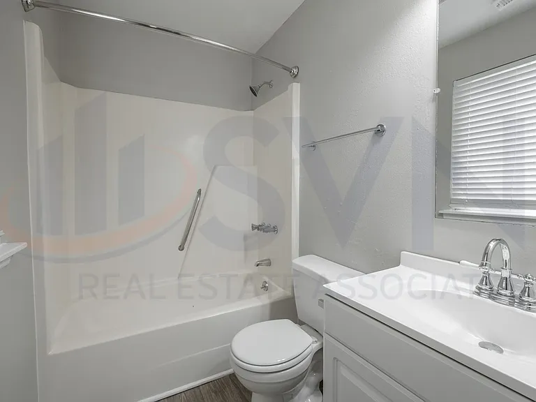 1806 Chapel Hill Rd — Photo 8