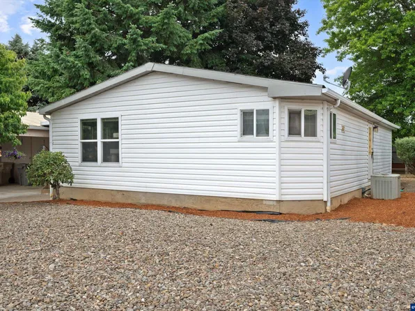 300 SE Lacreole Dr Unit 237, Dallas, OR 97338