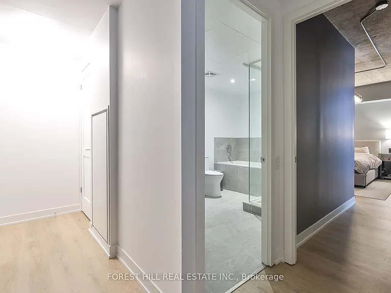 95 Bathurst St #522 — Photo 5