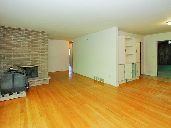 2755 S 4th St-104