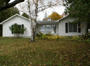 909 S Hessel Point Rd, Hessel, MI 49745