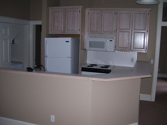 3rd image of 340 N Campbell Ave #11-1