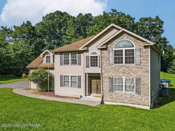 32 Greentree Ln, Mount Bethel, PA 18343