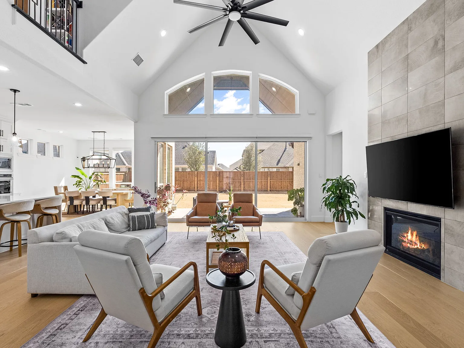 4 bed, 4.5 bath, 3882 sqft, $5,500 — Photo 3