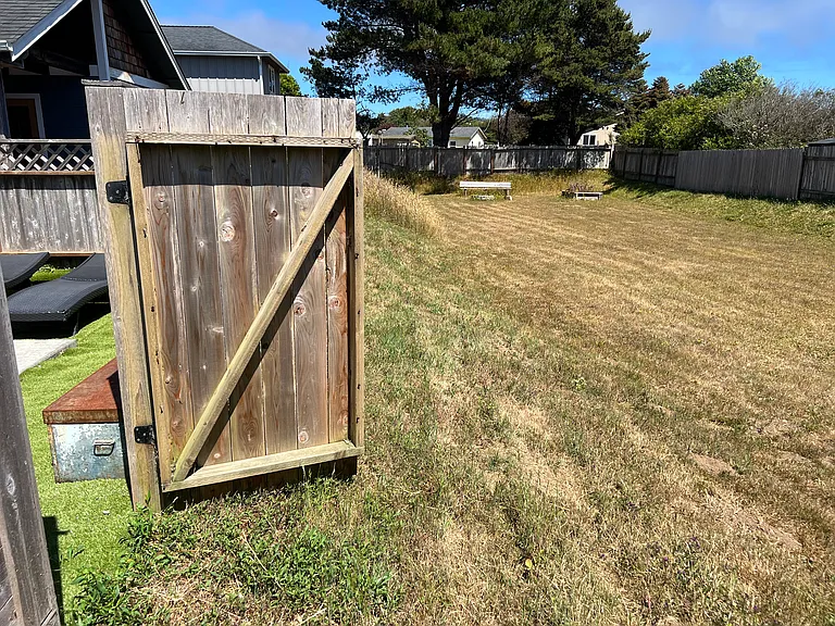 3147 Sophie Ln — Photo 32