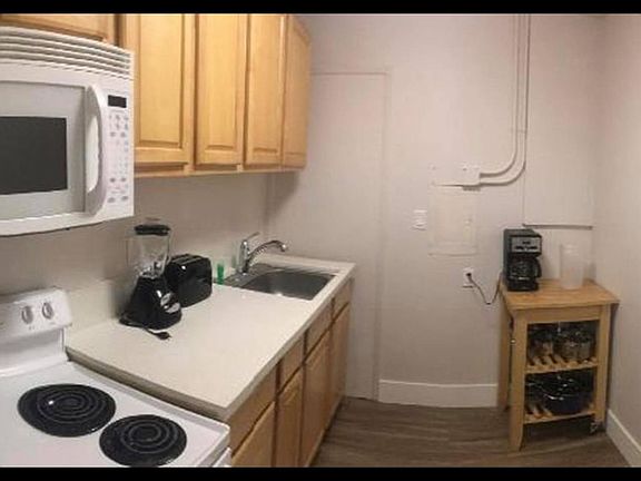 5th image of 2990 Mission Blvd #100