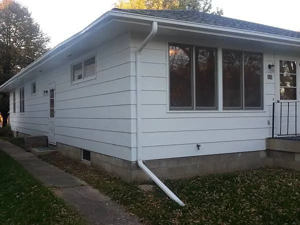 420 S Front St — Photo 2