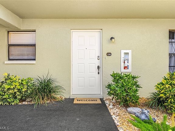 5th image of 4622 SW Santa Barbara Pl APT 110