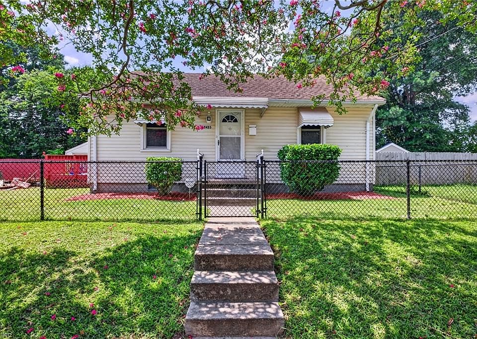 1st image of 2425 Grandy Ave