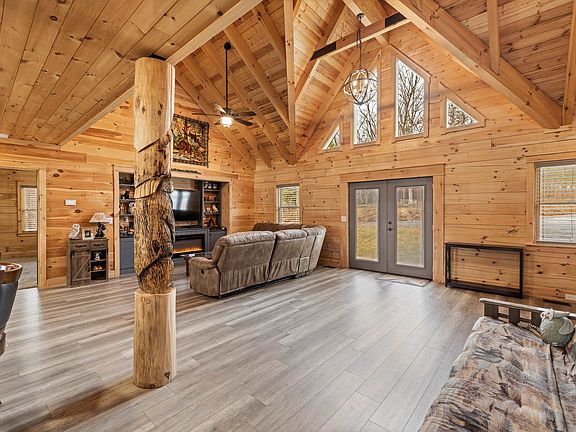 4th image of 179 Passage Ln