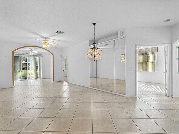 5th image of 9732 Crescent View Dr S