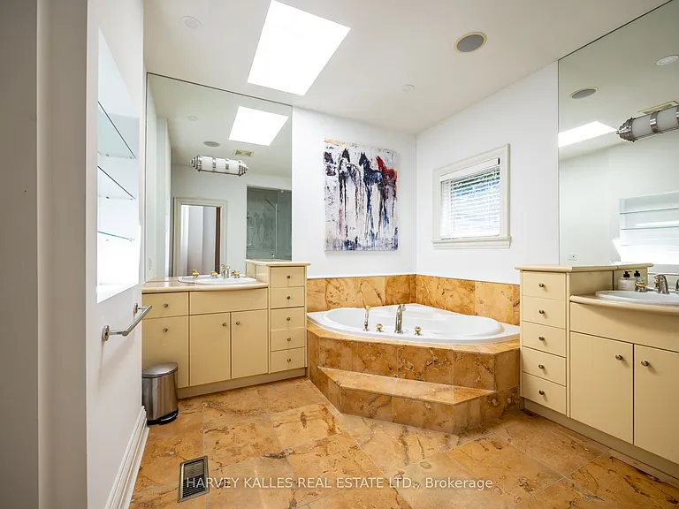 495 Deloraine Ave — Photo 33