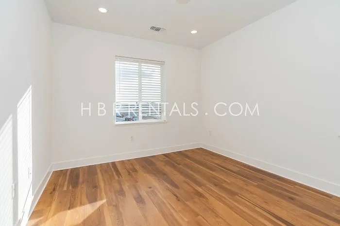 2752 Tribune St — Photo 36