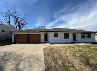 204 Iowa Ave SW, Orange City, IA 51041