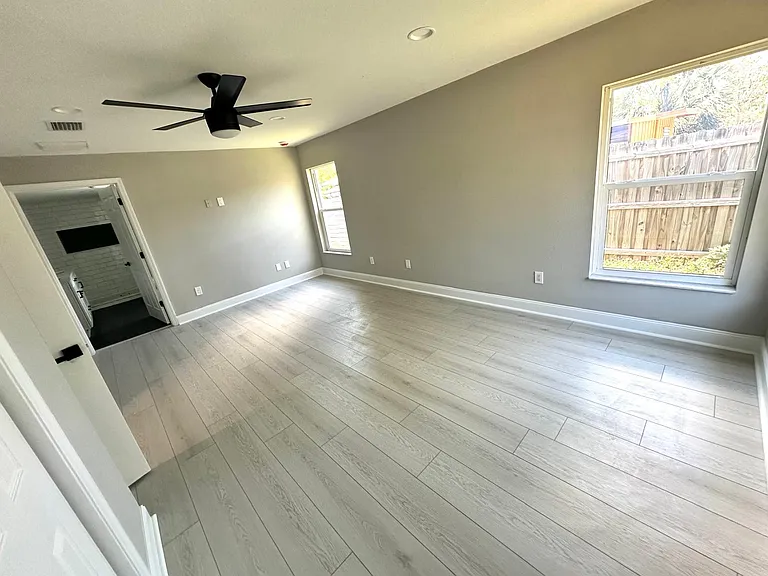 604 Lexington St — Photo 27
