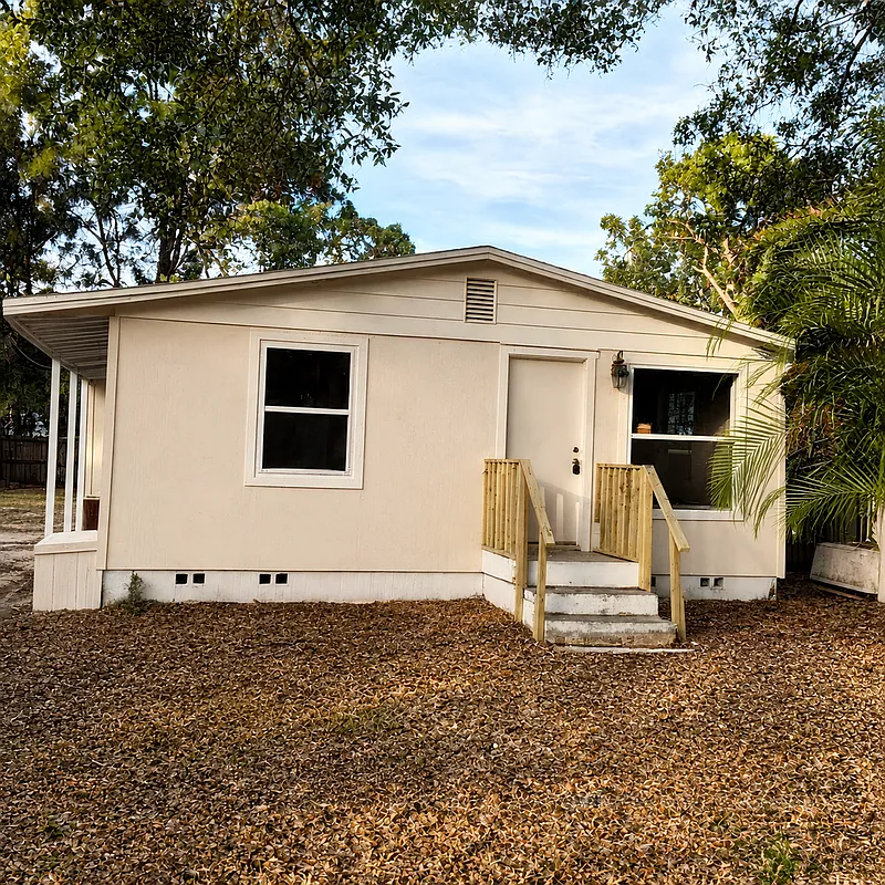 2 bed, 1.0 bath, 720 sqft, $1,945 — Photo 2