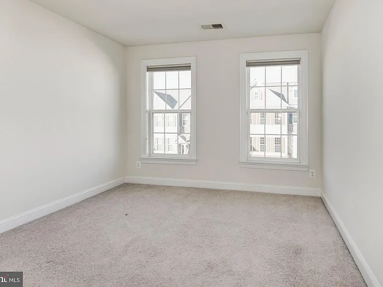 25442 Hopton House Ter — Photo 23