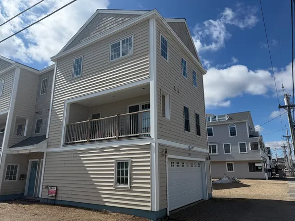 36 River Ave #A, Hampton, NH 03842