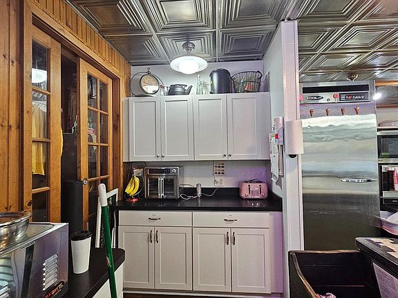 5th image of 7 W Belle St