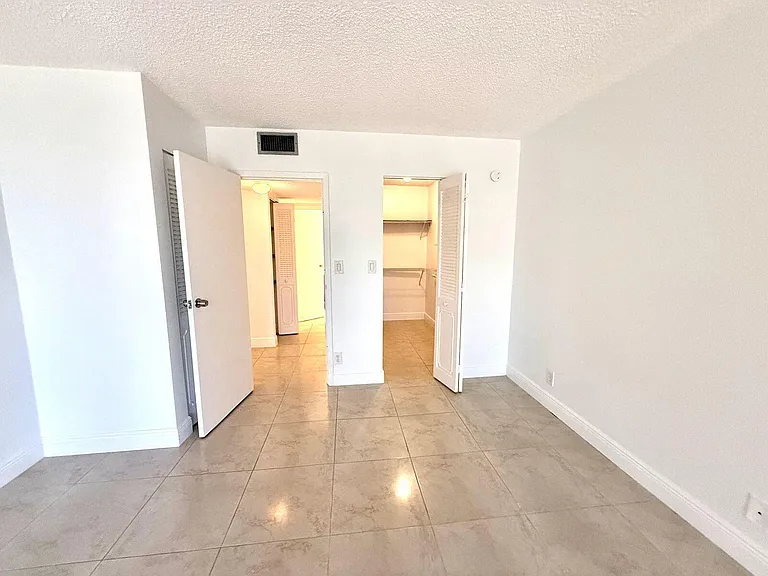 1000 Parkview Dr #316 — Photo 18
