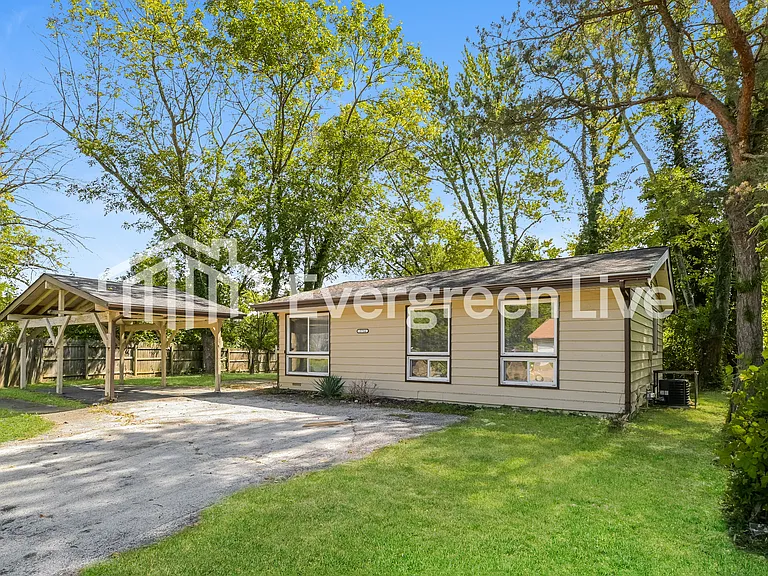 2756 Shadowcreek Dr — Photo 2