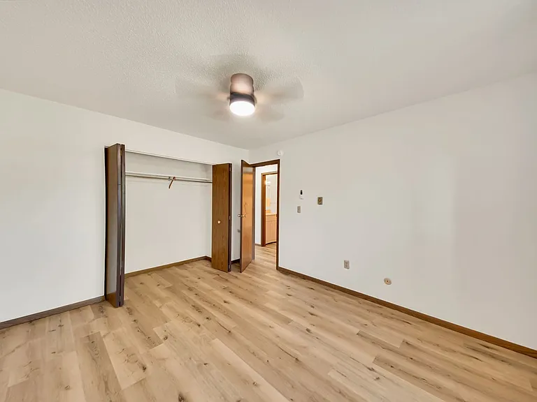 707 Dakota Dr — Photo 3