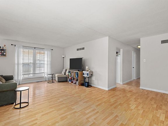 3rd image of 10341 Forest Brook Ln APT G