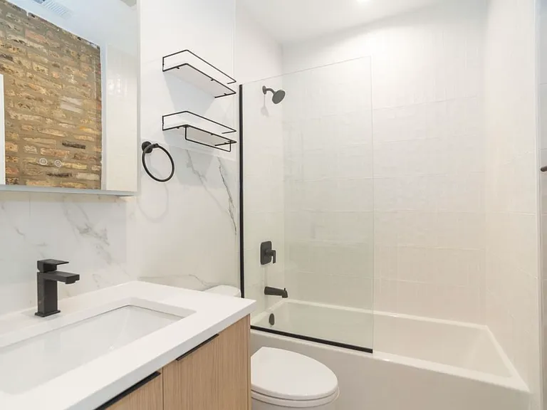 2254 N Sawyer Ave #1S — Photo 5