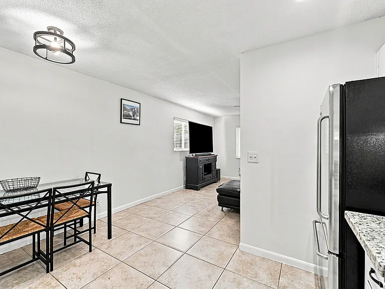 2908 NW 48th St — Photo 9