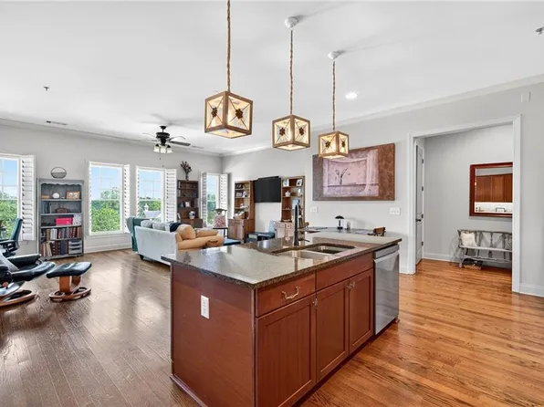 360 Chambers St Unit 402, Woodstock, GA 30188