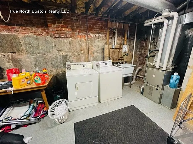 492 Commercial St #2 — Photo 17