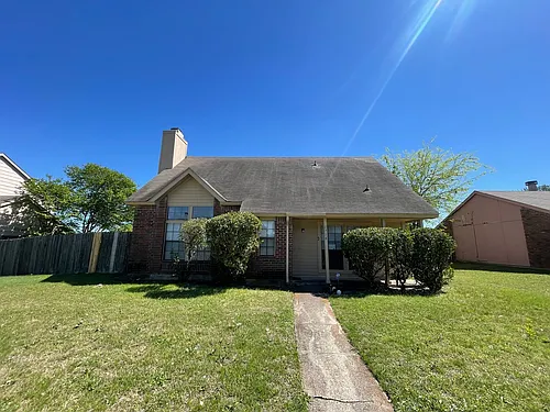1218 Greenbriar Ln Photo 1
