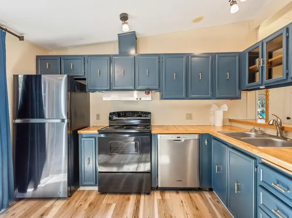 64100 N Highway 97 Unit 16, Bend, OR 97701