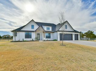 10061 Silver Fox Ave, Edmond, OK 73025