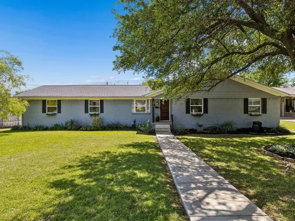 13936 Charcoal Ln, Farmers Branch, TX 75234