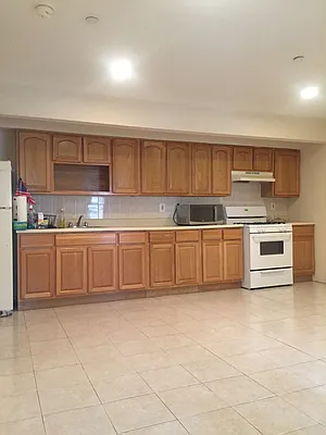 Rented by Realty Extra Group LTD | media 34