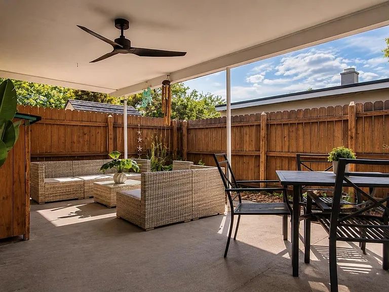 2440 Anastasia Dr — Photo 19