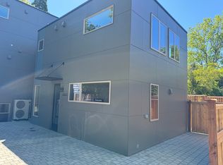 8043 Wallingford Ave N #B, Seattle, WA 98103