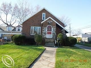 3rd image of 26801 Dartmouth St